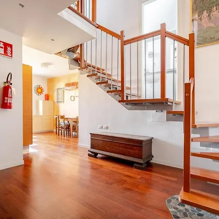 Andrew's House Con Parcheggio Privato Daire *