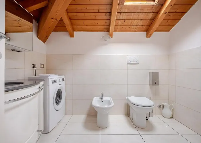 Andrew's House Con Parcheggio Privato Daire *